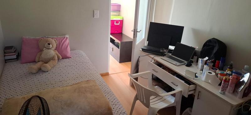 To Let 1 Bedroom Property for Rent in Goodwood Park Western Cape